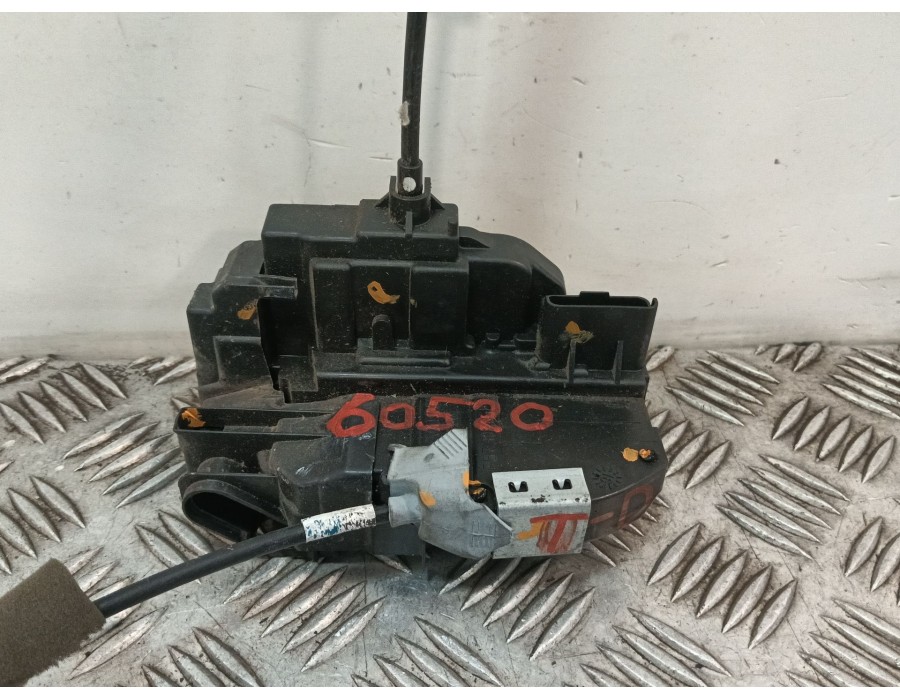 Recambio de cerradura puerta trasera derecha para nissan pulsar hatchback (c13) 1.2 dig-t referencia OEM IAM 825003ZL0A  
