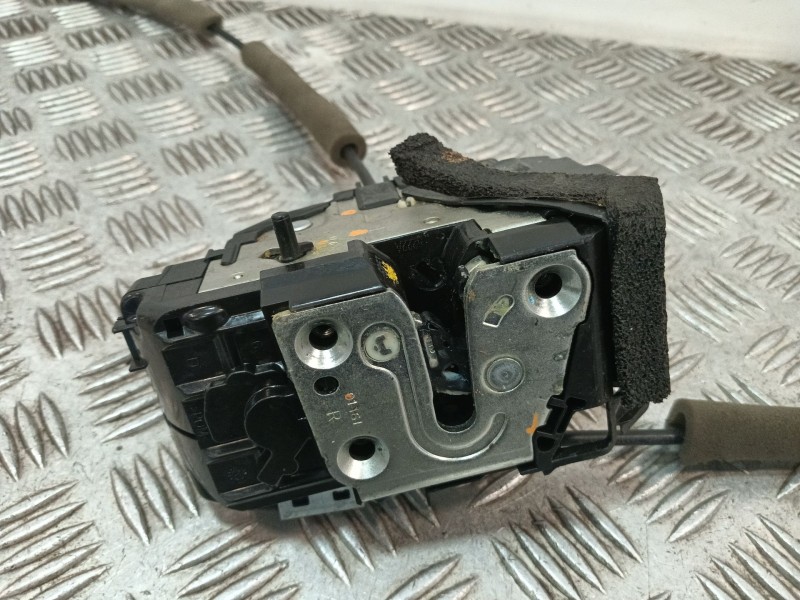 Recambio de cerradura puerta trasera derecha para nissan pulsar hatchback (c13) 1.2 dig-t referencia OEM IAM 825003ZL0A  