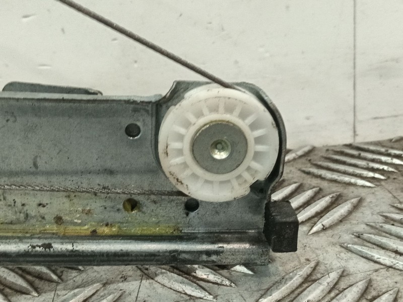Recambio de elevalunas trasero izquierdo para dacia sandero (bs_) 1.2 16v referencia OEM IAM 8200733831  