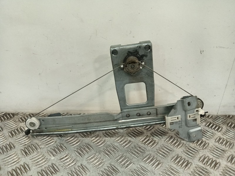 Recambio de elevalunas trasero derecho para dacia sandero (bs_) 1.2 16v referencia OEM IAM 8200733830  