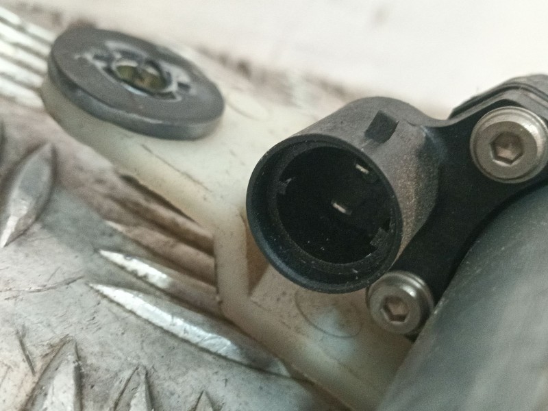 Recambio de elevalunas delantero izquierdo para renault master iii master iii referencia OEM IAM 128001032E  