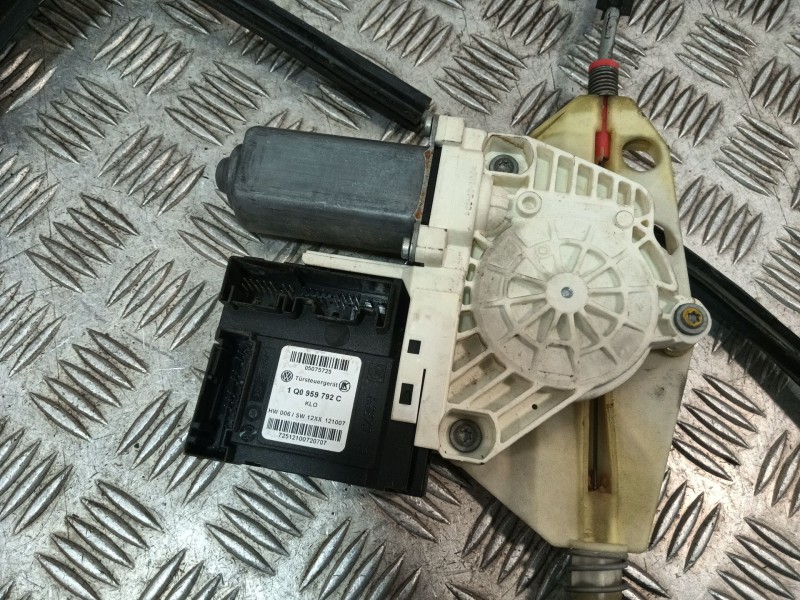 Recambio de elevalunas delantero derecho para volkswagen eos (1f7) 2.0 tdi referencia OEM IAM 1Q0959792C  