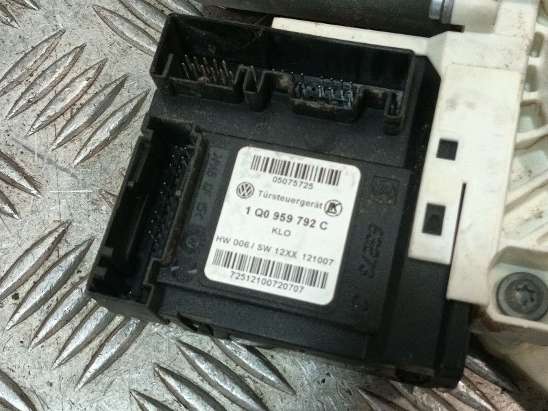 Recambio de elevalunas delantero derecho para volkswagen eos (1f7) 2.0 tdi referencia OEM IAM 1Q0959792C  