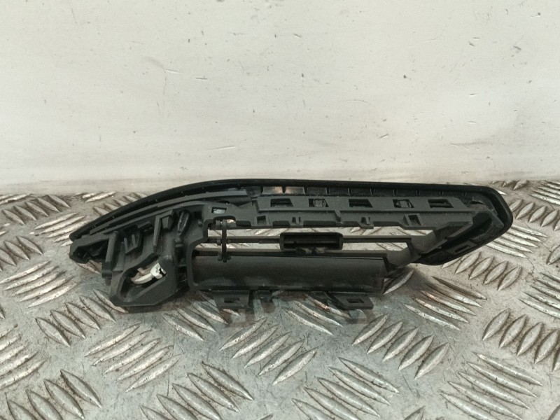 Recambio de rejilla aireadora para peugeot 208 referencia OEM IAM 447181X 9633131777 