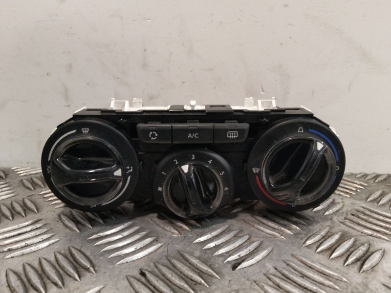 Recambio de mando climatizador para peugeot 208 referencia OEM IAM E1063071  