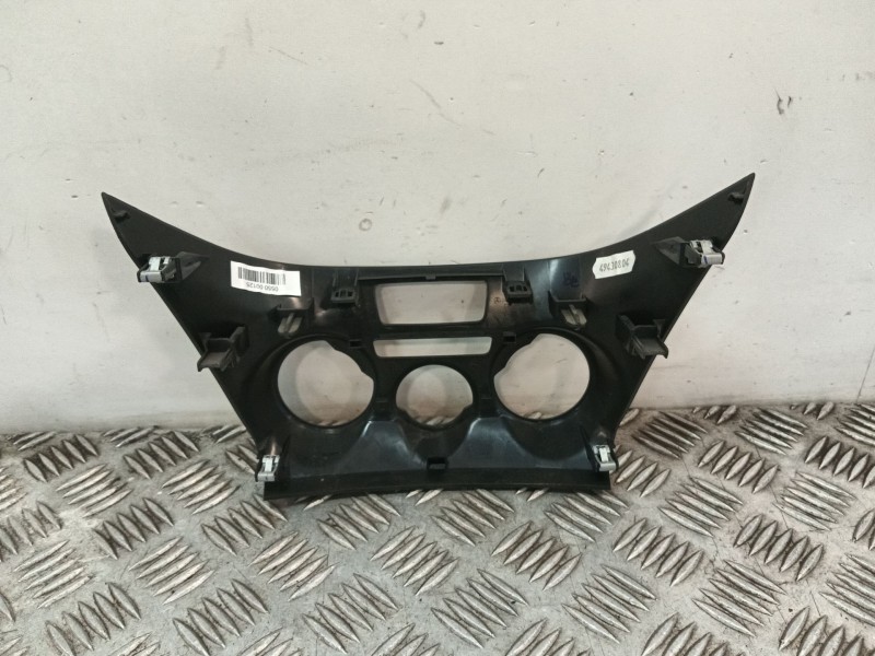 Recambio de moldura para peugeot 208 referencia OEM IAM 9672846477 1096632X 