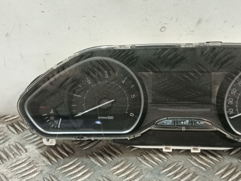 Recambio de cuadro instrumentos para peugeot 208 referencia OEM IAM 769167080U  
