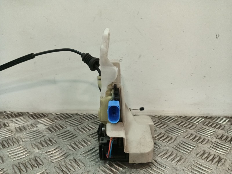 Recambio de cerradura puerta delantera izquierda para volkswagen polo iv (9n_, 9a_) 1.4 tdi referencia OEM IAM 3B1837015AQ  
