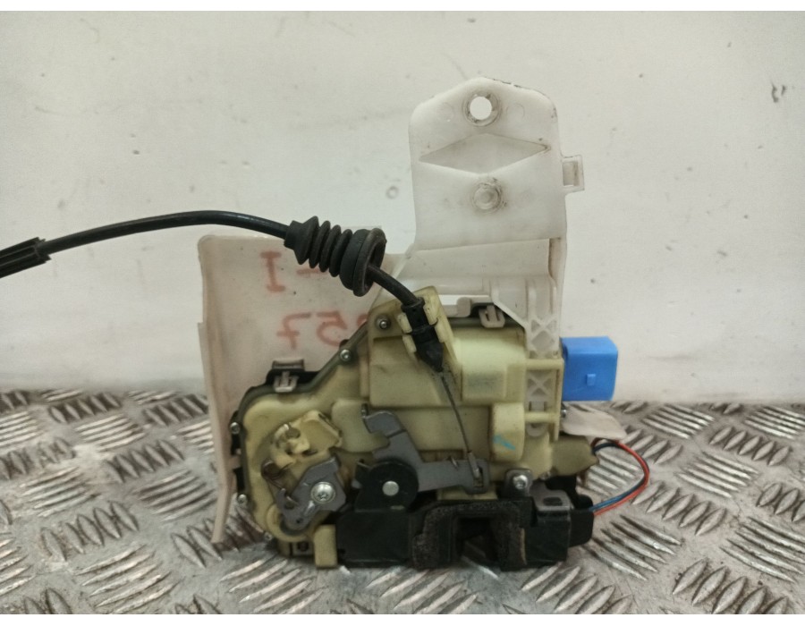 Recambio de cerradura puerta delantera izquierda para volkswagen polo iv (9n_, 9a_) 1.4 tdi referencia OEM IAM 3B1837015AQ  