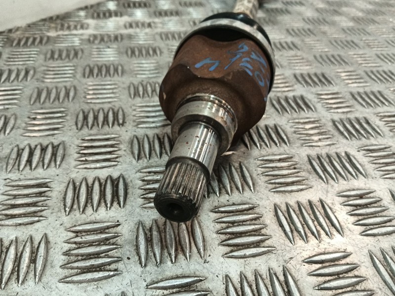 Recambio de transmision delantera izquierda para citroën c4 cactus 1.2 vti 82 referencia OEM IAM 9677476580  