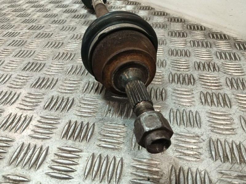 Recambio de transmision delantera izquierda para citroën c4 cactus 1.2 vti 82 referencia OEM IAM 9677476580  