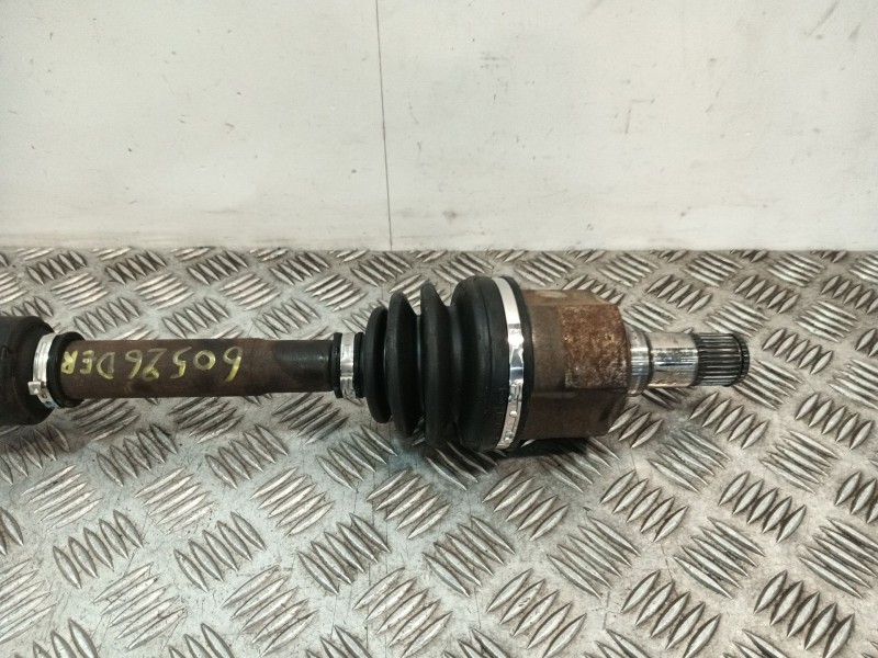 Recambio de transmision delantera derecha para kia carens iv 1.7 crdi referencia OEM IAM 49501A4300  