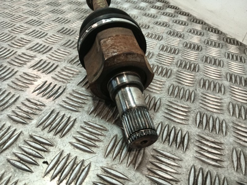 Recambio de transmision delantera derecha para kia carens iv 1.7 crdi referencia OEM IAM 49501A4300  