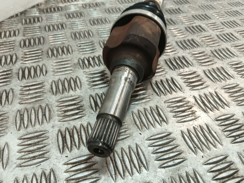 Recambio de transmision delantera derecha para citroën c4 cactus 1.2 vti 82 referencia OEM IAM 9677476680  
