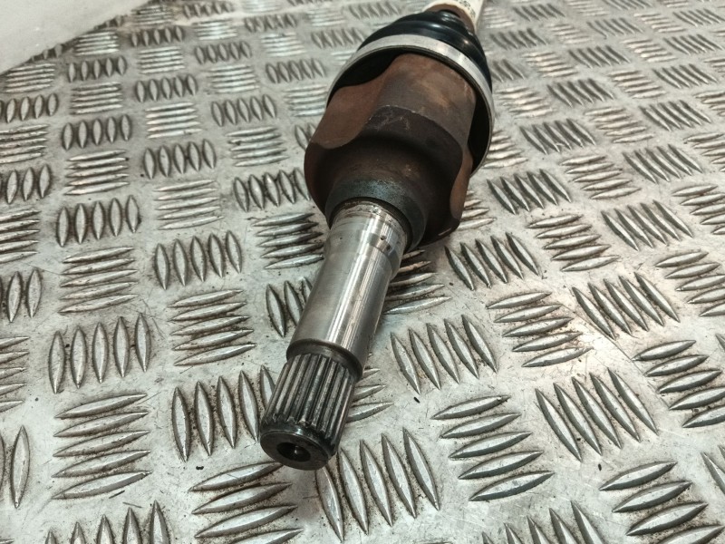 Recambio de transmision delantera derecha para citroën c4 cactus 1.2 vti 82 referencia OEM IAM 9677476680  