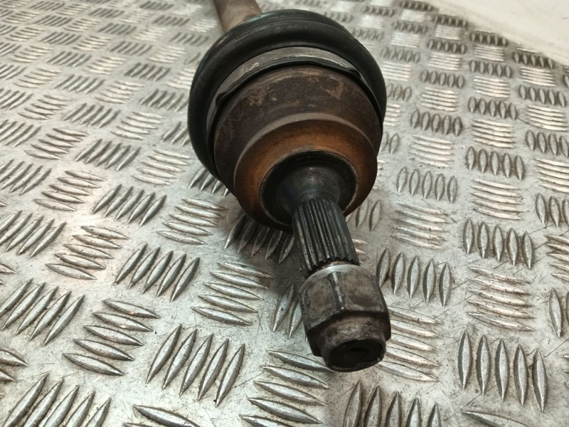 Recambio de transmision delantera derecha para citroën c4 cactus 1.2 vti 82 referencia OEM IAM 9677476680  