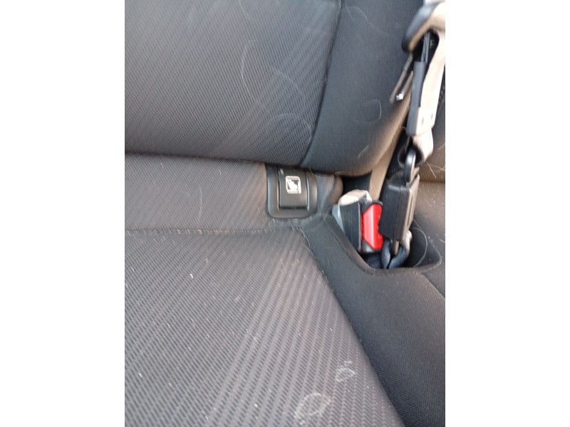 Recambio de enganche cinturon trasero derecho para hyundai tucson (tl, tle) 1.6 gdi referencia OEM IAM 89840D3000TRY  