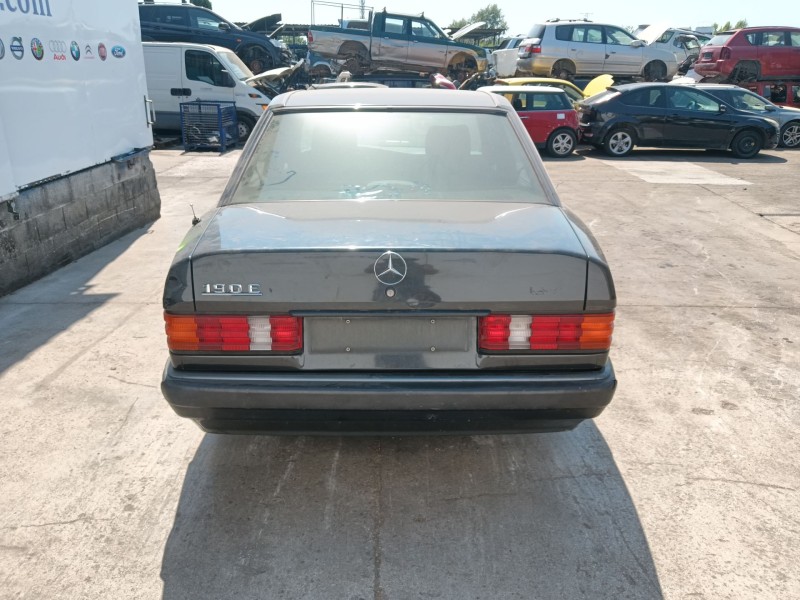 mercedes-benz 190 (w201) del año 1990