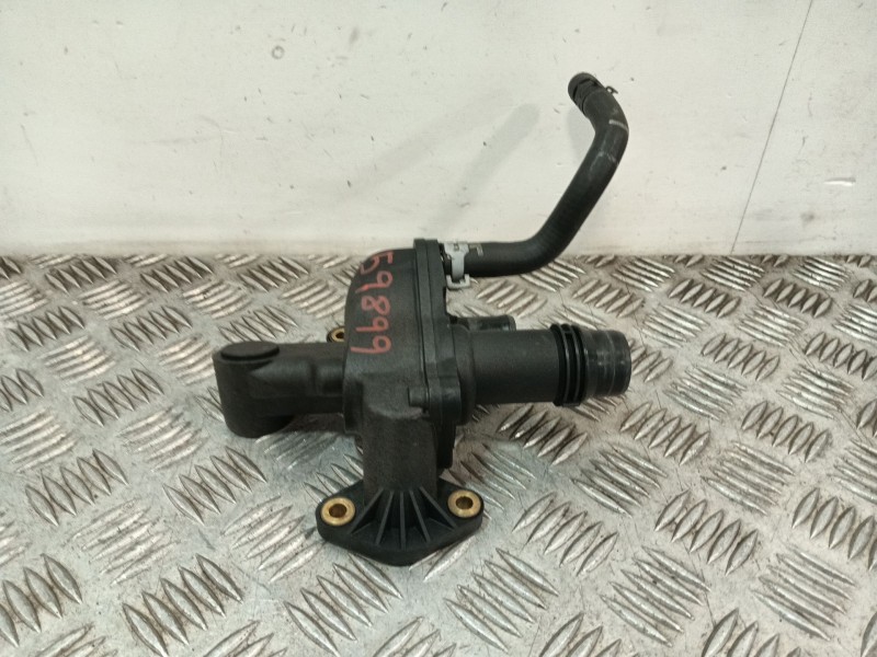 Recambio de termostato para land rover discovery iv (l319) 3.0 sdv6 4x4 referencia OEM IAM C8W0A  