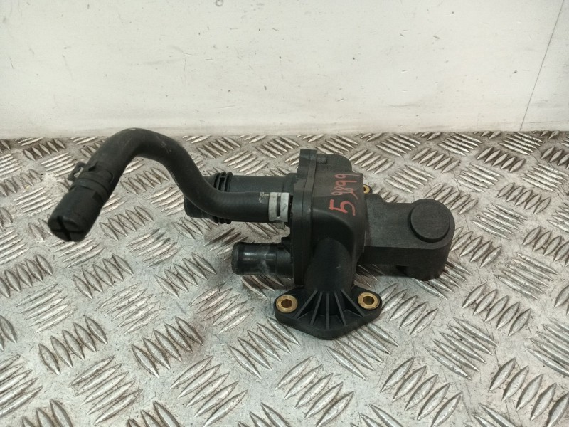 Recambio de termostato para land rover discovery iv (l319) 3.0 sdv6 4x4 referencia OEM IAM C8W0A  