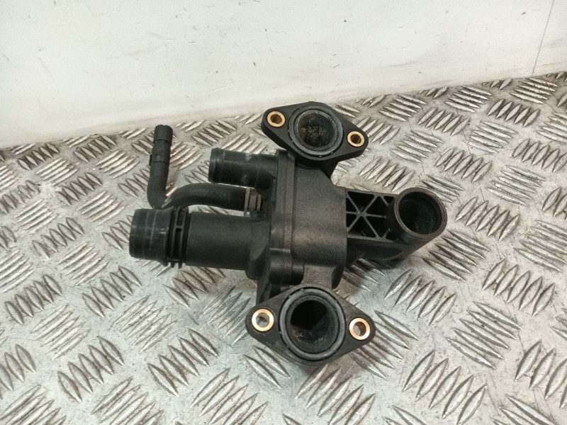 Recambio de termostato para land rover discovery iv (l319) 3.0 sdv6 4x4 referencia OEM IAM C8W0A  