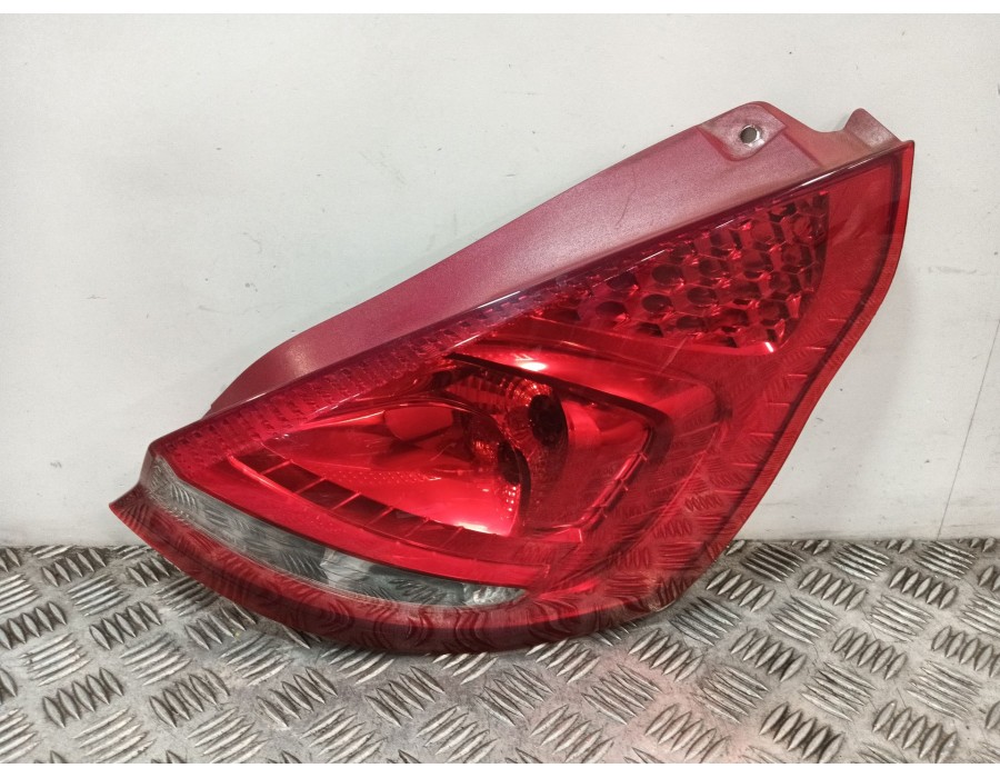 Recambio de piloto trasero derecho para ford fiesta vi (cb1, ccn) 1.4 tdci referencia OEM IAM 8A6113404A  