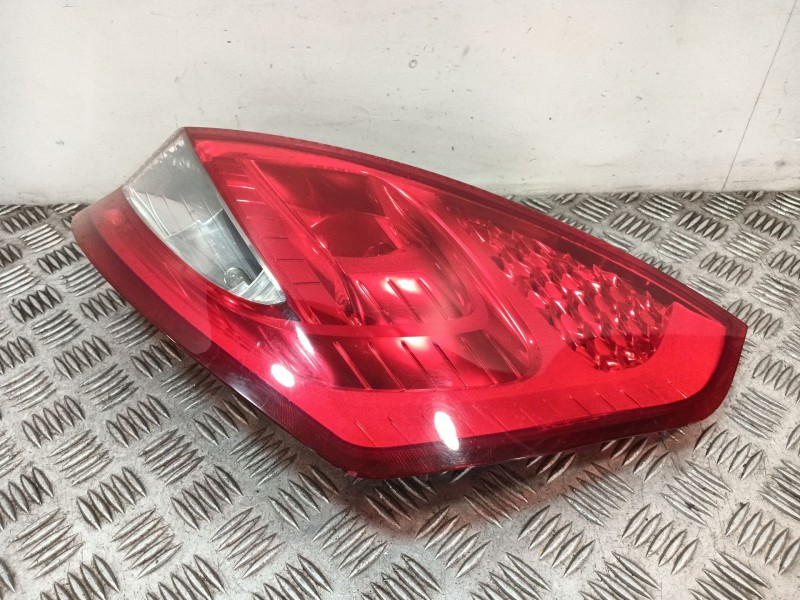 Recambio de piloto trasero derecho para ford fiesta vi (cb1, ccn) 1.4 tdci referencia OEM IAM 8A6113404A  