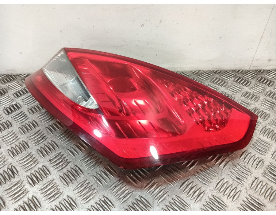 Recambio de piloto trasero derecho para ford fiesta vi (cb1, ccn) 1.4 tdci referencia OEM IAM 8A6113404A  