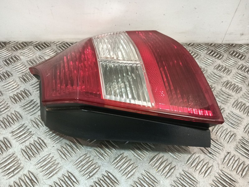 Recambio de piloto trasero derecho para bmw 1 (e87) 118 d referencia OEM IAM 084441924R  