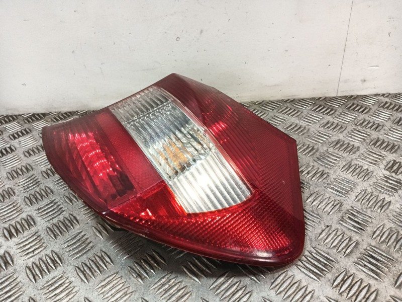 Recambio de piloto trasero derecho para bmw 1 (e87) 118 d referencia OEM IAM 084441924R  