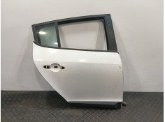 Recambio de puerta trasera derecha para renault megane iii berlina 5 p referencia OEM IAM 821006386R 821008419R 