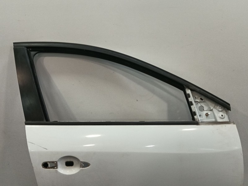 Recambio de puerta delantera derecha para renault megane iii berlina 5 p referencia OEM IAM 801009742R 801003028R 