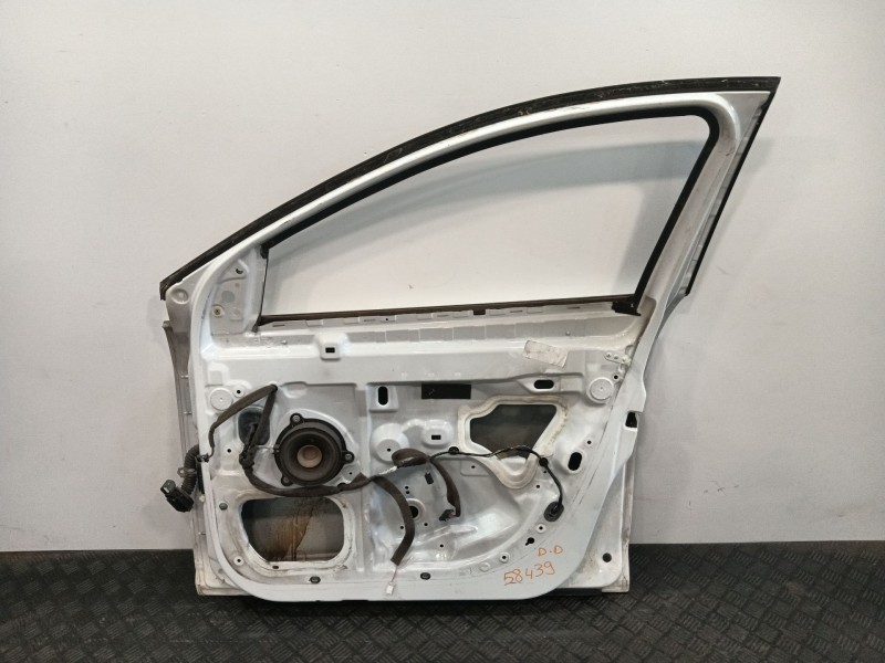 Recambio de puerta delantera derecha para renault megane iii berlina 5 p referencia OEM IAM 801009742R 801003028R 