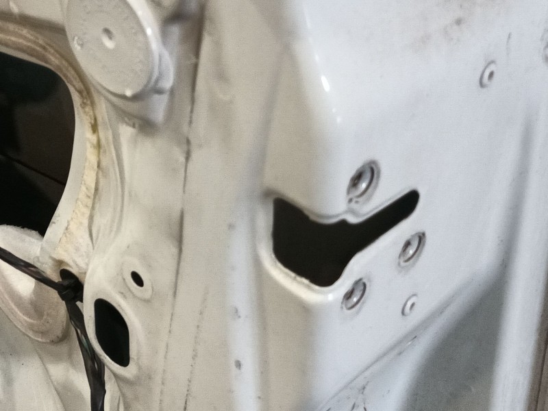 Recambio de puerta delantera derecha para renault megane iii berlina 5 p referencia OEM IAM 801009742R 801003028R 
