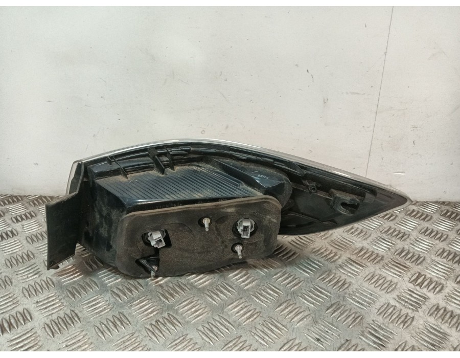 Recambio de piloto trasero izquierdo para mazda 3 sedán (bl) 1.6 mzr (bl12) referencia OEM IAM BCW851160F BBM451160 