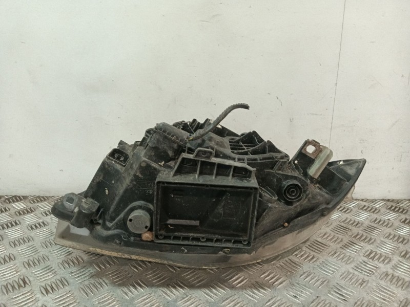 Recambio de faro derecho para bmw 1 (e87) 118 d referencia OEM IAM 6312692448610 89310921 