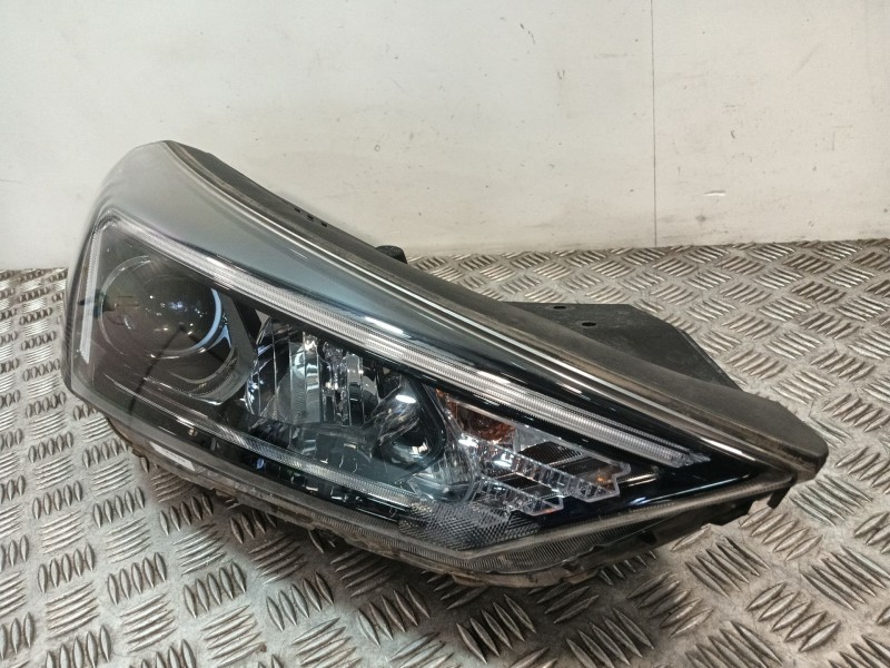 Recambio de faro derecho para hyundai tucson (tl, tle) 1.6 gdi referencia OEM IAM 92102D7500  