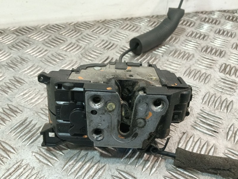 Recambio de cerradura puerta delantera derecha para renault megane iii berlina 5 p referencia OEM IAM 803020001R  