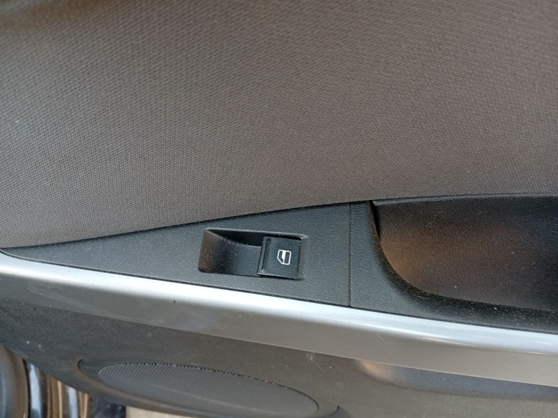 Recambio de mando elevalunas trasero derecho para seat leon (1p1) 1.4 tsi referencia OEM IAM 7L6959855CREH  
