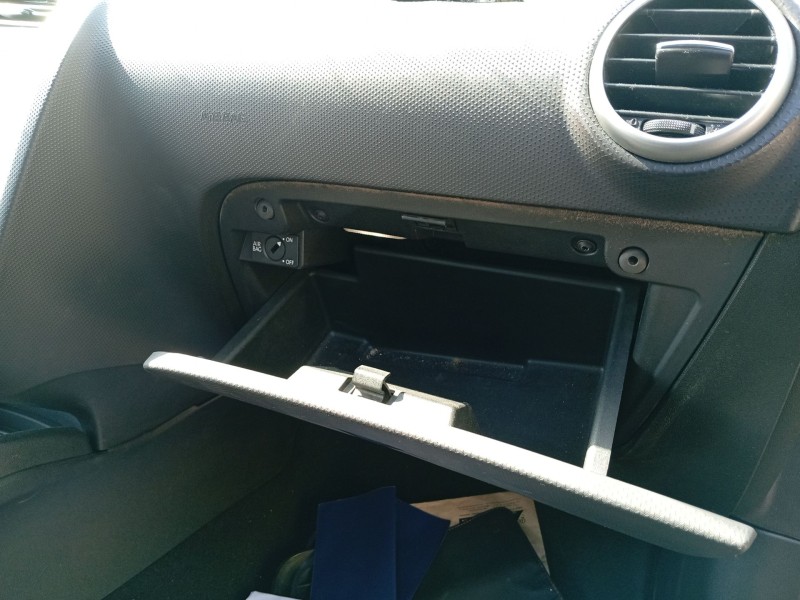 Recambio de guantera para seat leon (1p1) 1.4 tsi referencia OEM IAM 1P1857121A1MM  
