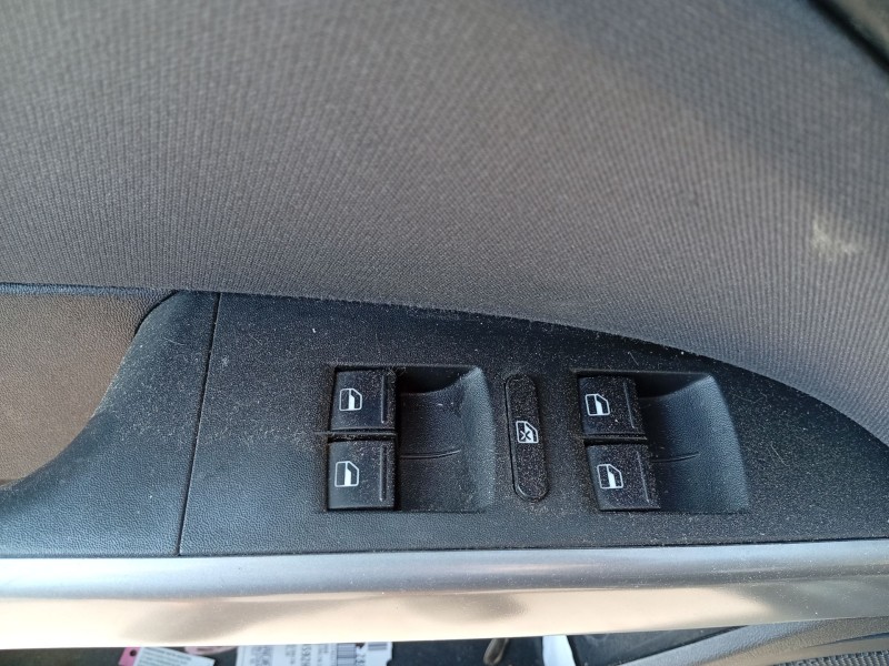 Recambio de mando elevalunas delantero izquierdo para seat leon (1p1) 1.4 tsi referencia OEM IAM 1P0959857REH  