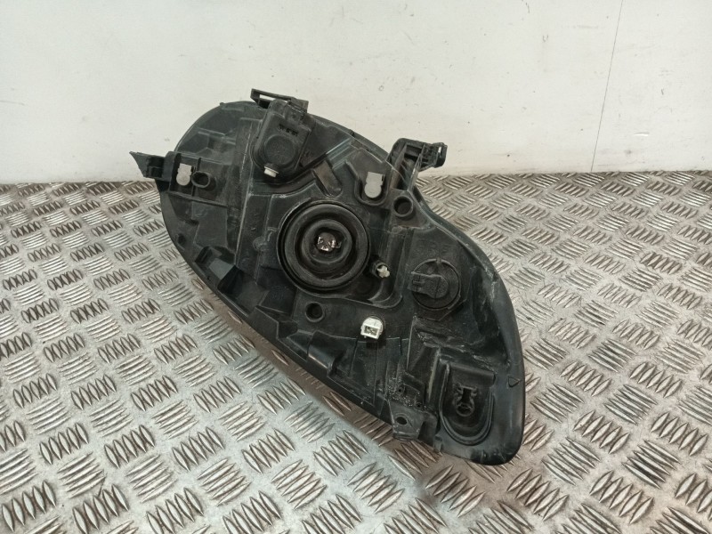 Recambio de faro izquierdo para citroën c1 (pm_, pn_) 1.0 referencia OEM IAM 620872 89092918 
