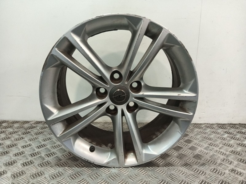 Recambio de llanta para opel insignia sports tourer referencia OEM IAM 13239885  