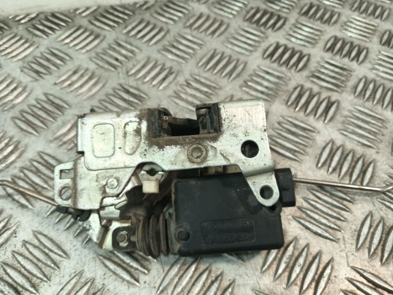 Recambio de cerradura puerta trasera derecha para dacia logan referencia OEM IAM 6001547513 8200928490 