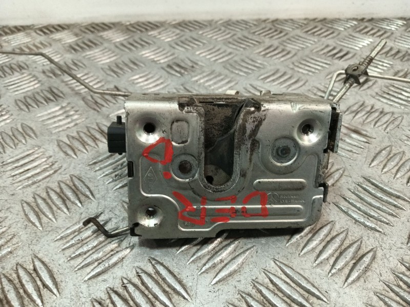 Recambio de cerradura puerta delantera derecha para dacia logan referencia OEM IAM 8200928447  