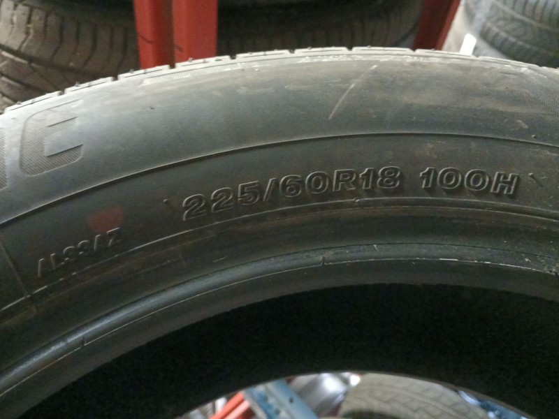 Recambio de neumatico pareja para neumatico neumatico ocasion referencia OEM IAM 225/60/18 100H BRIDGESTONE ALENZA HL 33 