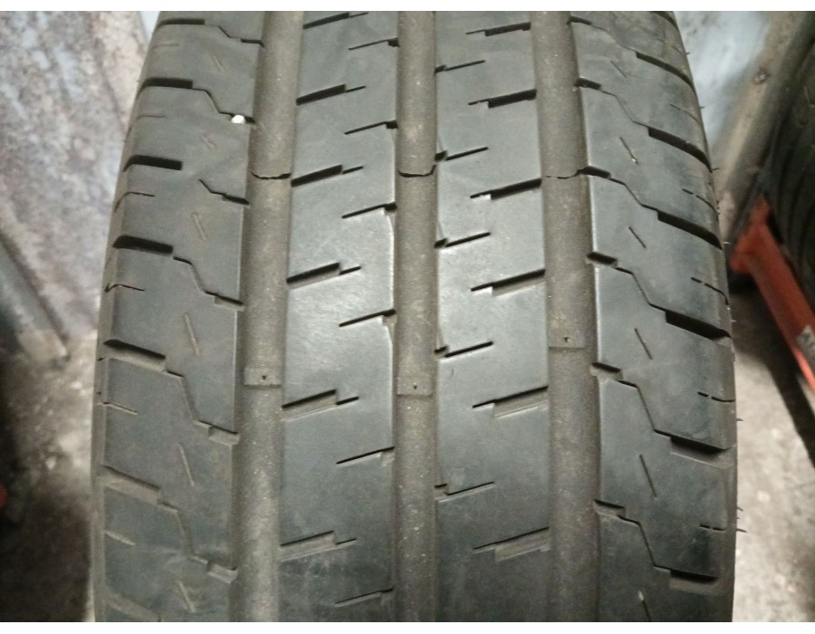 Recambio de neumatico ocasión para neumatico neumatico ocasion referencia OEM IAM 225/65/16 112/110 R MAZZINI EFIVAN 
