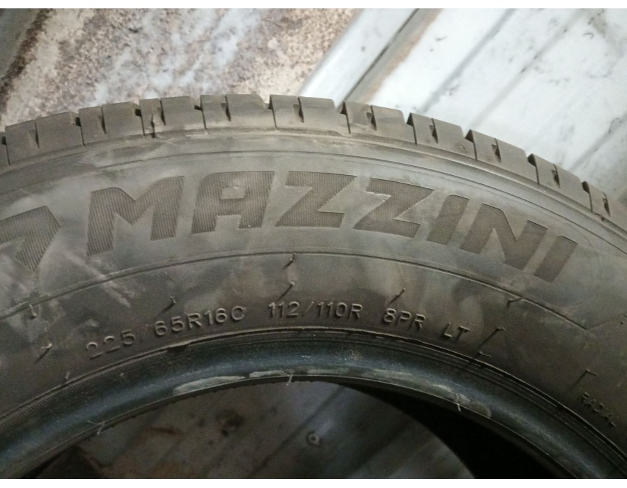 Recambio de neumatico ocasión para neumatico neumatico ocasion referencia OEM IAM 225/65/16 112/110 R MAZZINI EFIVAN 