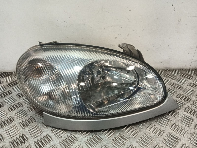 Recambio de faro derecho para daewoo lanos (klat) 1.3 referencia OEM IAM 96304611  