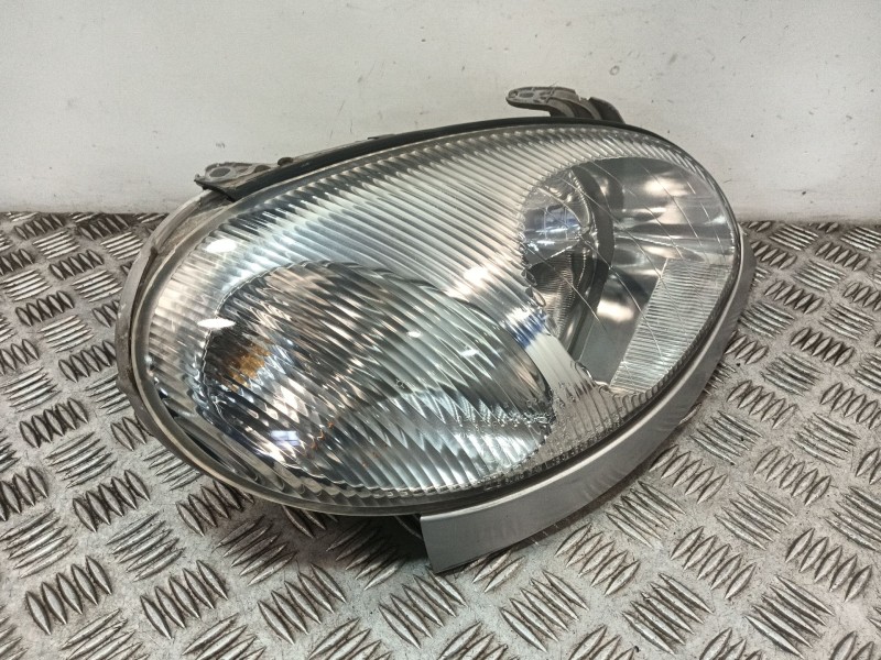 Recambio de faro derecho para daewoo lanos (klat) 1.3 referencia OEM IAM 96304611  